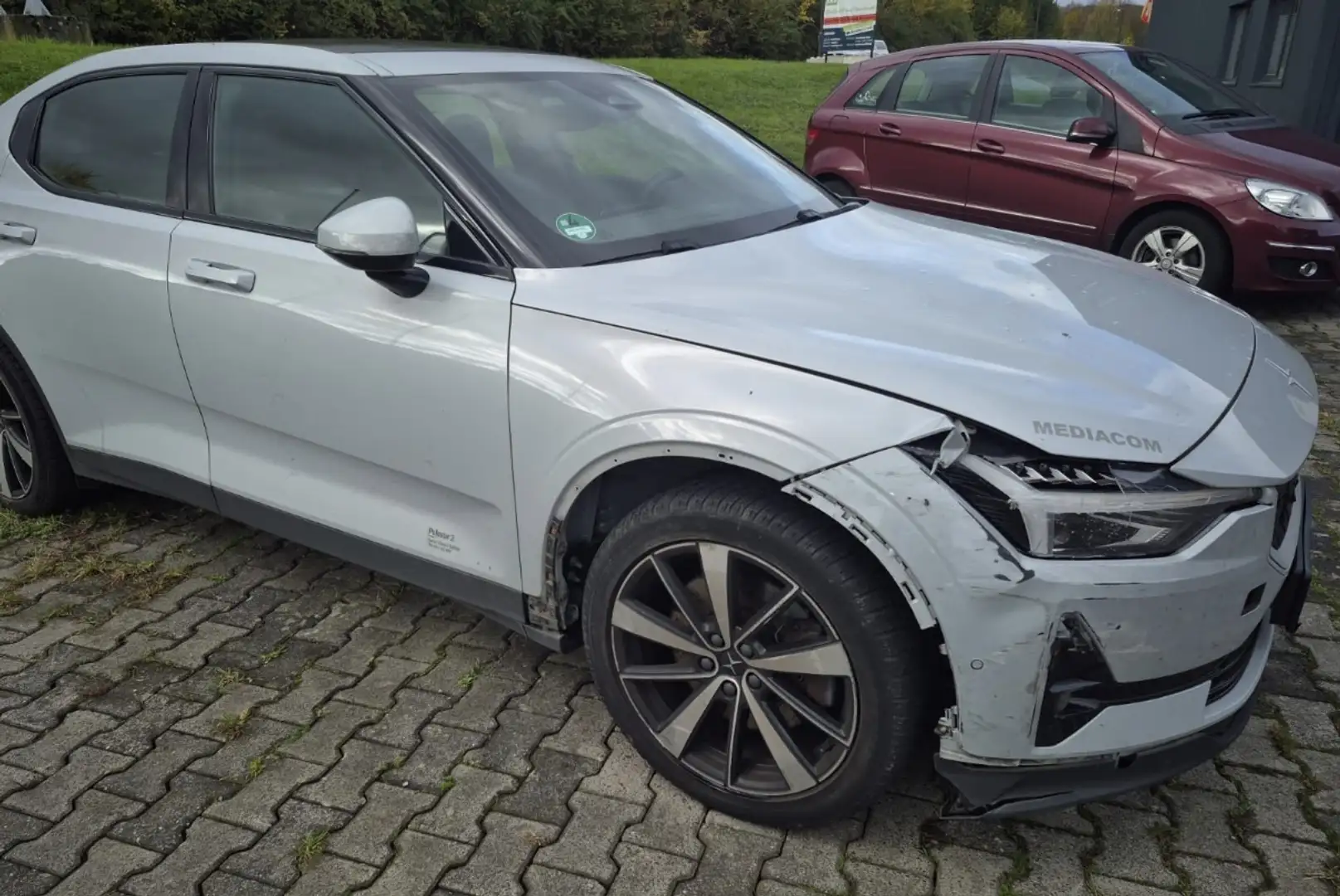 Polestar 2 E-Motor NEU Unfall vo.re. Fahrbereit! Long Range D Grau - 2