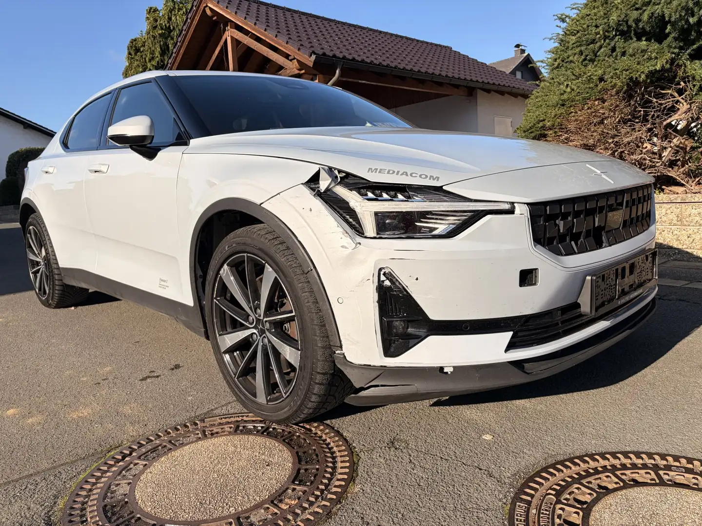 Polestar 2 2  E-Motor NEU kl.Unfall vo.re. Fahrbereit! Long R Grau - 2