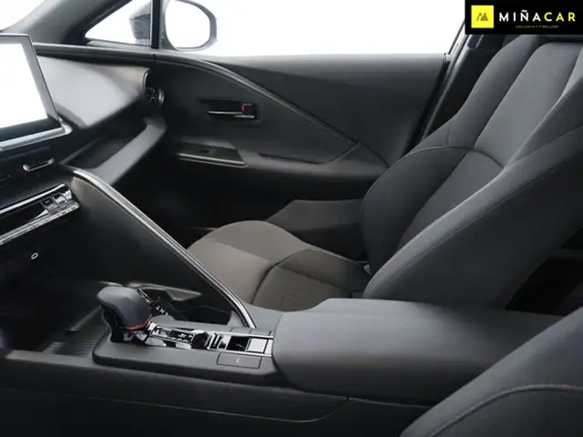 Toyota C-HR view 24