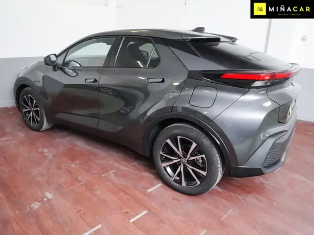Toyota C-HR view 5