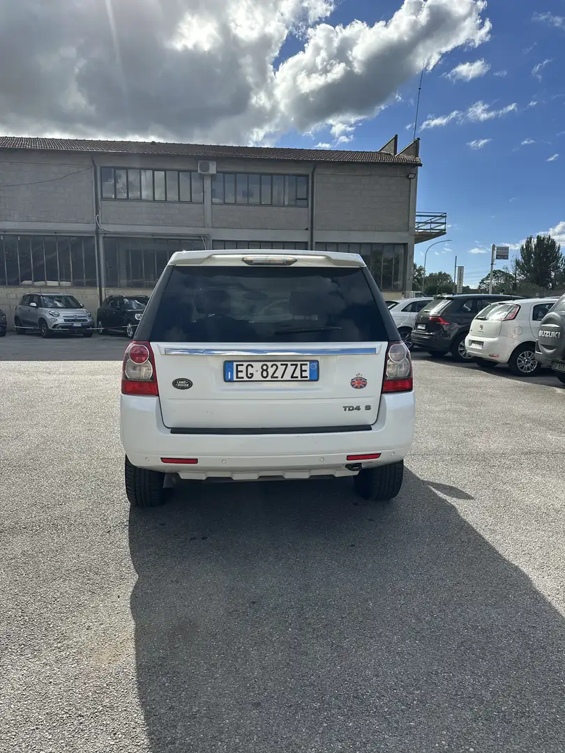 Land Rover LRX - 2