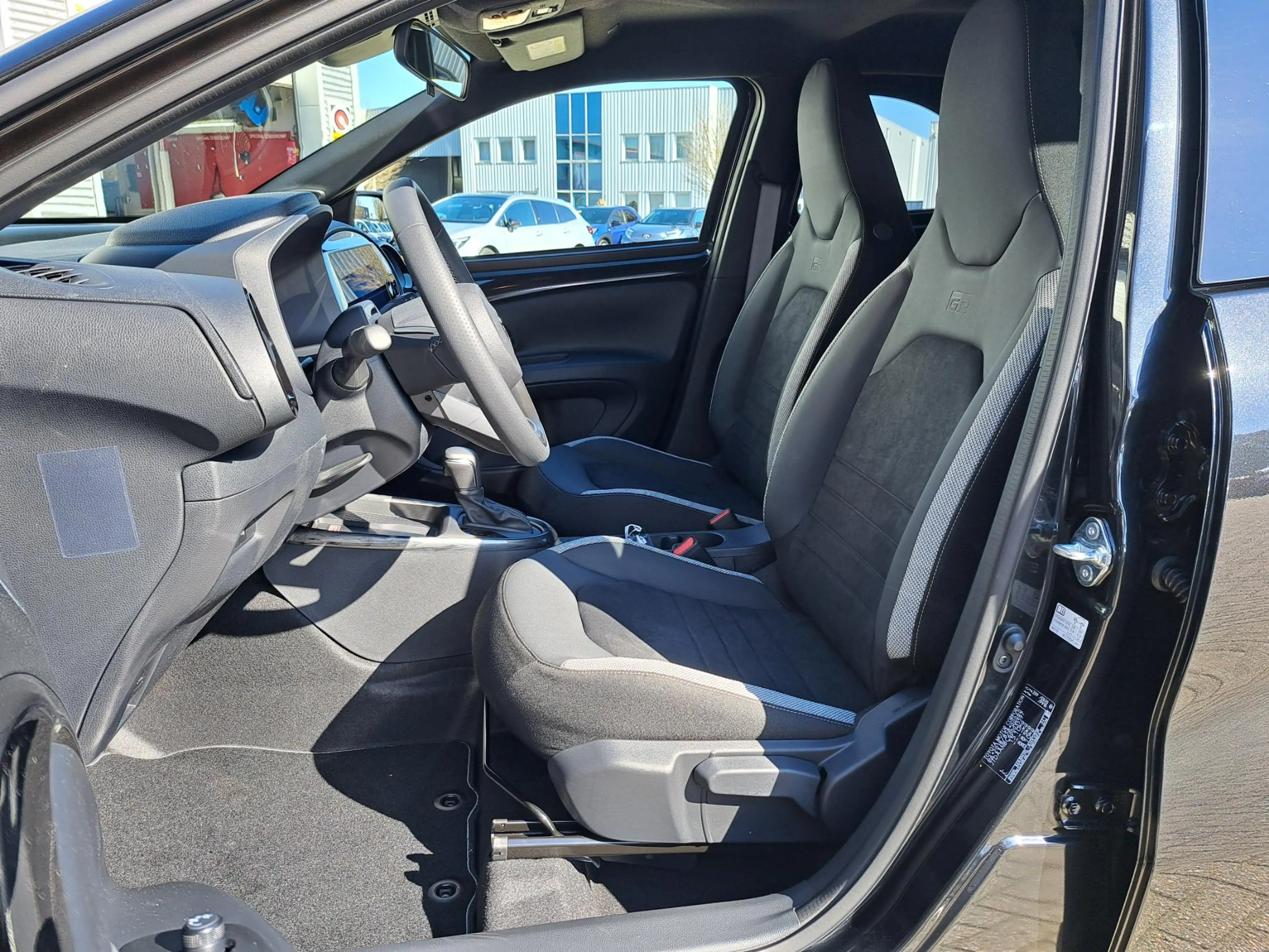 Toyota Aygo X HYBRID 115 GR-SPORT 18'' LM-VELGEN PDC STOELVERWAR — photo 9