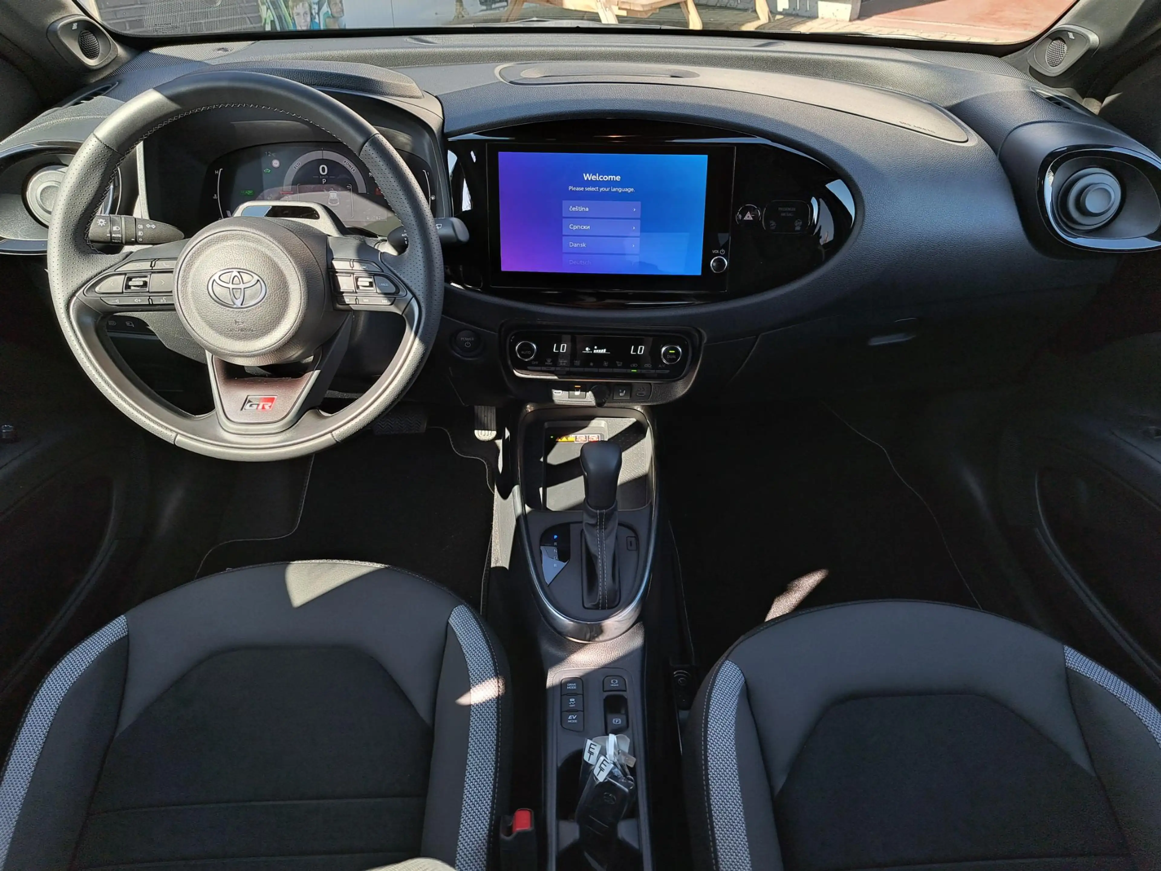 Toyota Aygo X HYBRID 115 GR-SPORT 18'' LM-VELGEN PDC STOELVERWAR — photo 6