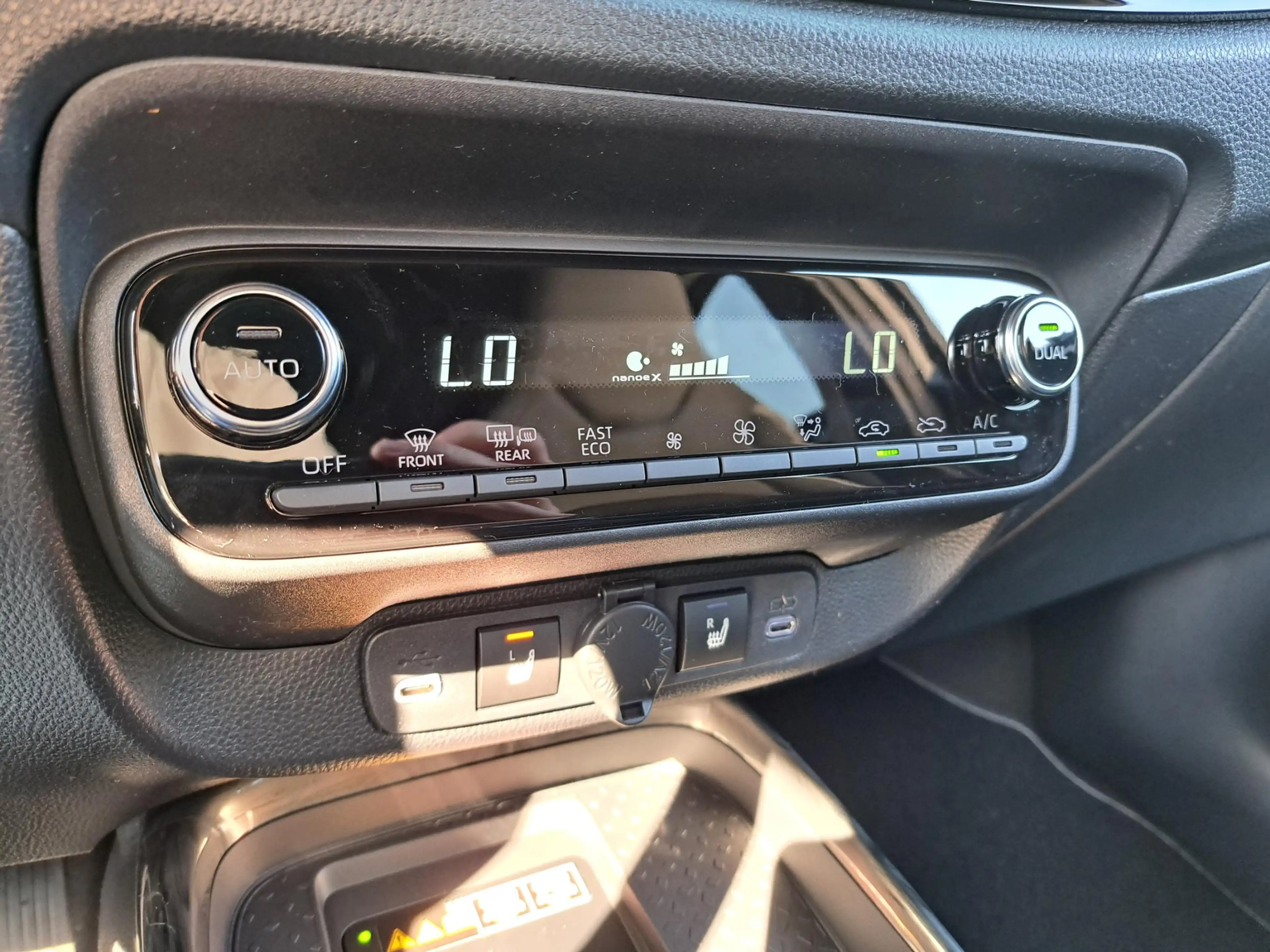 Toyota Aygo X HYBRID 115 GR-SPORT 18'' LM-VELGEN PDC STOELVERWAR — photo 19