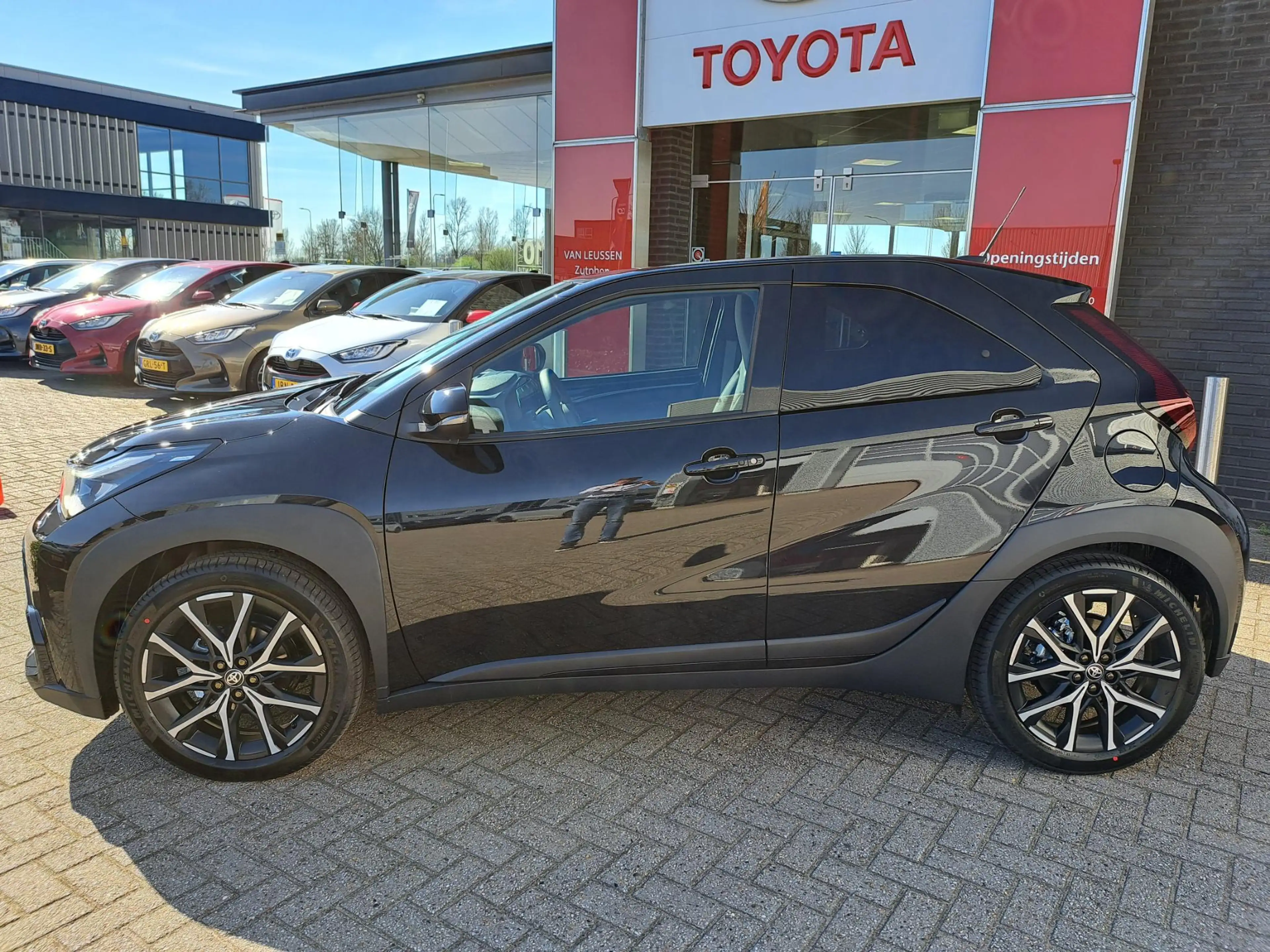 Toyota Aygo X HYBRID 115 GR-SPORT 18'' LM-VELGEN PDC STOELVERWAR — photo 3