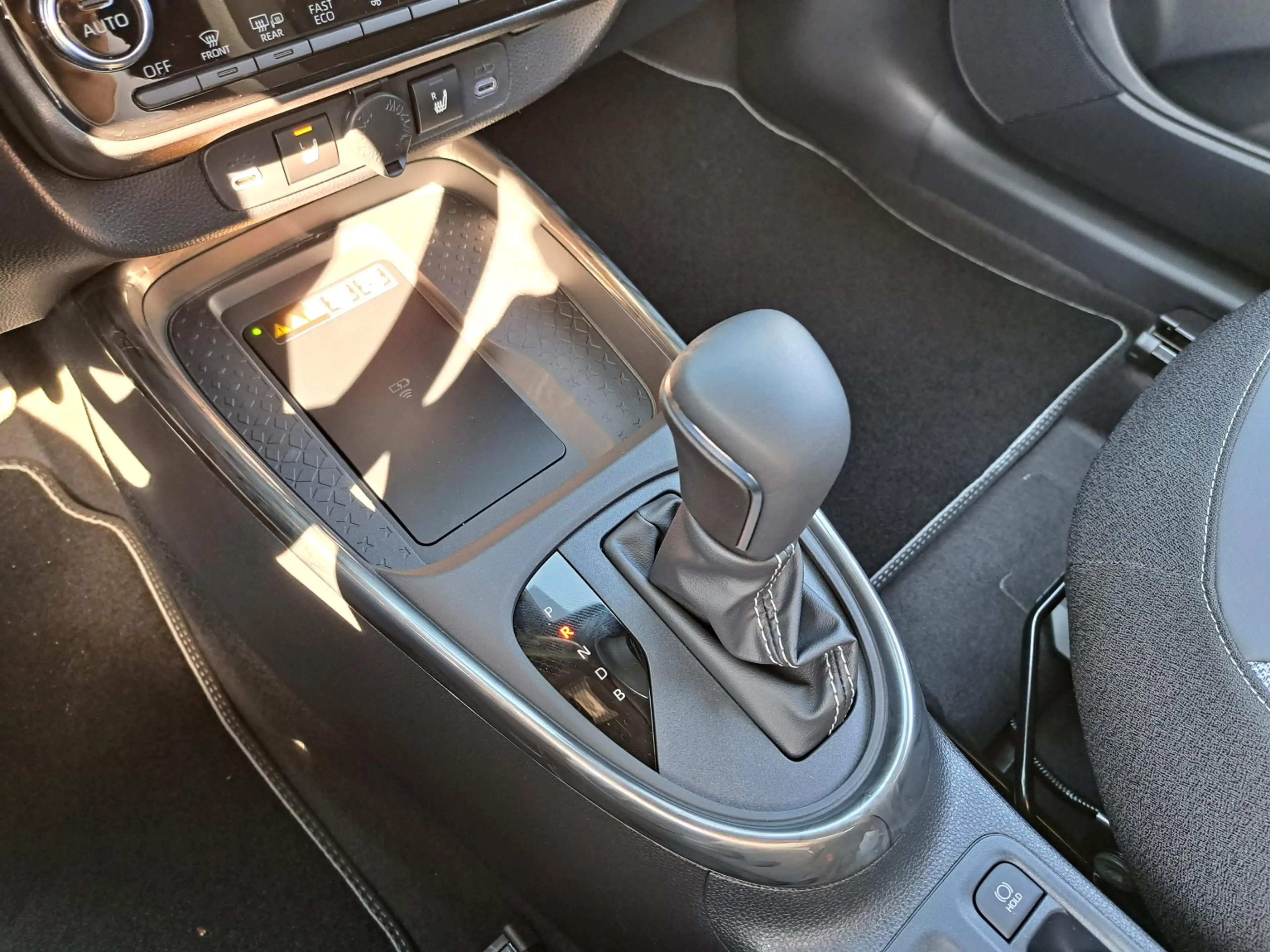 Toyota Aygo X HYBRID 115 GR-SPORT 18'' LM-VELGEN PDC STOELVERWAR — photo 20