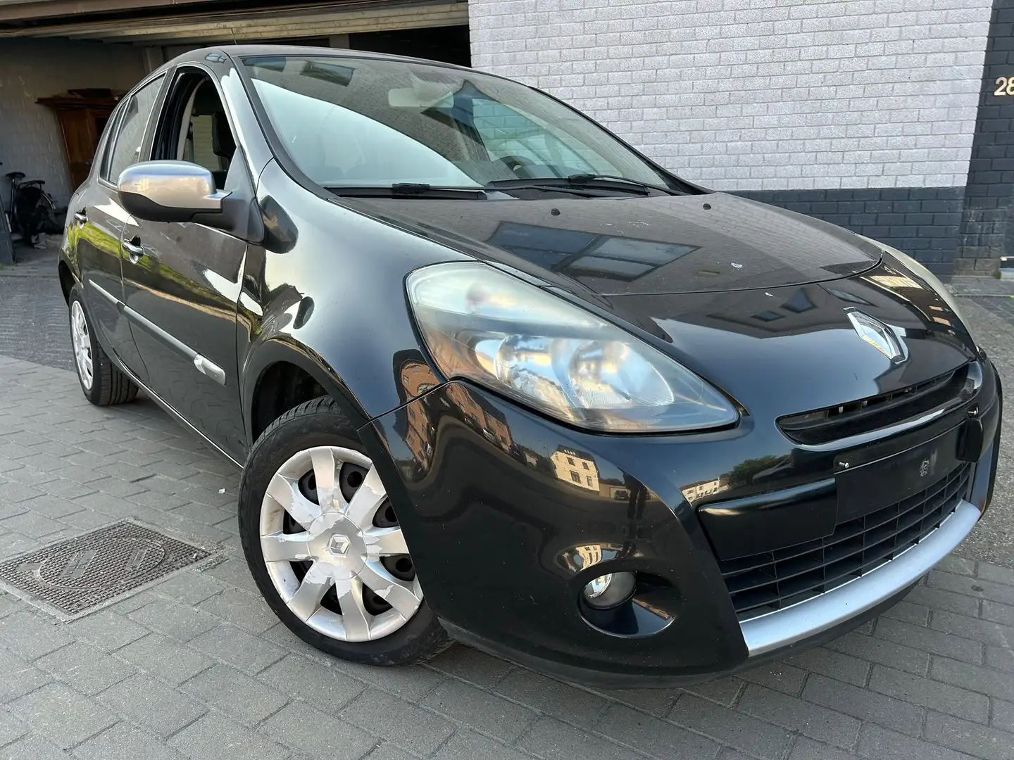 Renault Clio 1.5 dCi 20th FAP Zwart - 1