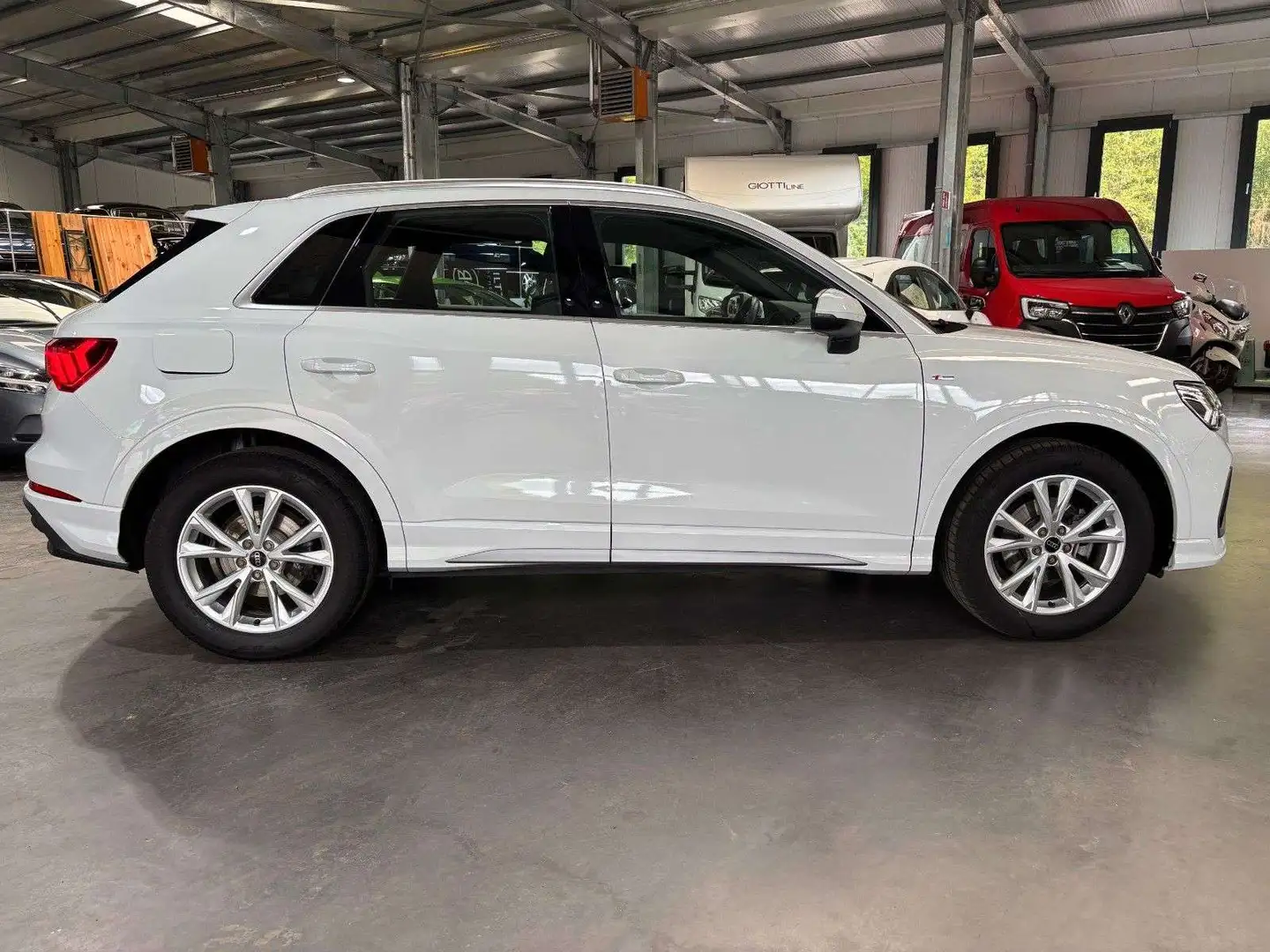 Audi Q3 35 TFSI S tronic S line Blanc - 2