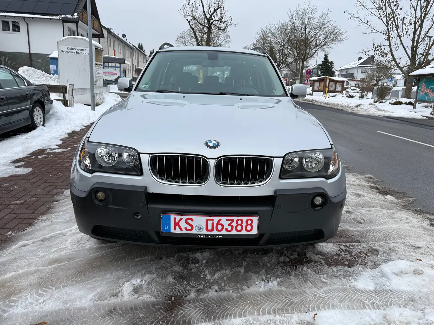 BMW X3 3.0d xDrive aus 2.Hand HU AU 07-2027 NAVI Panorama Silber - 2