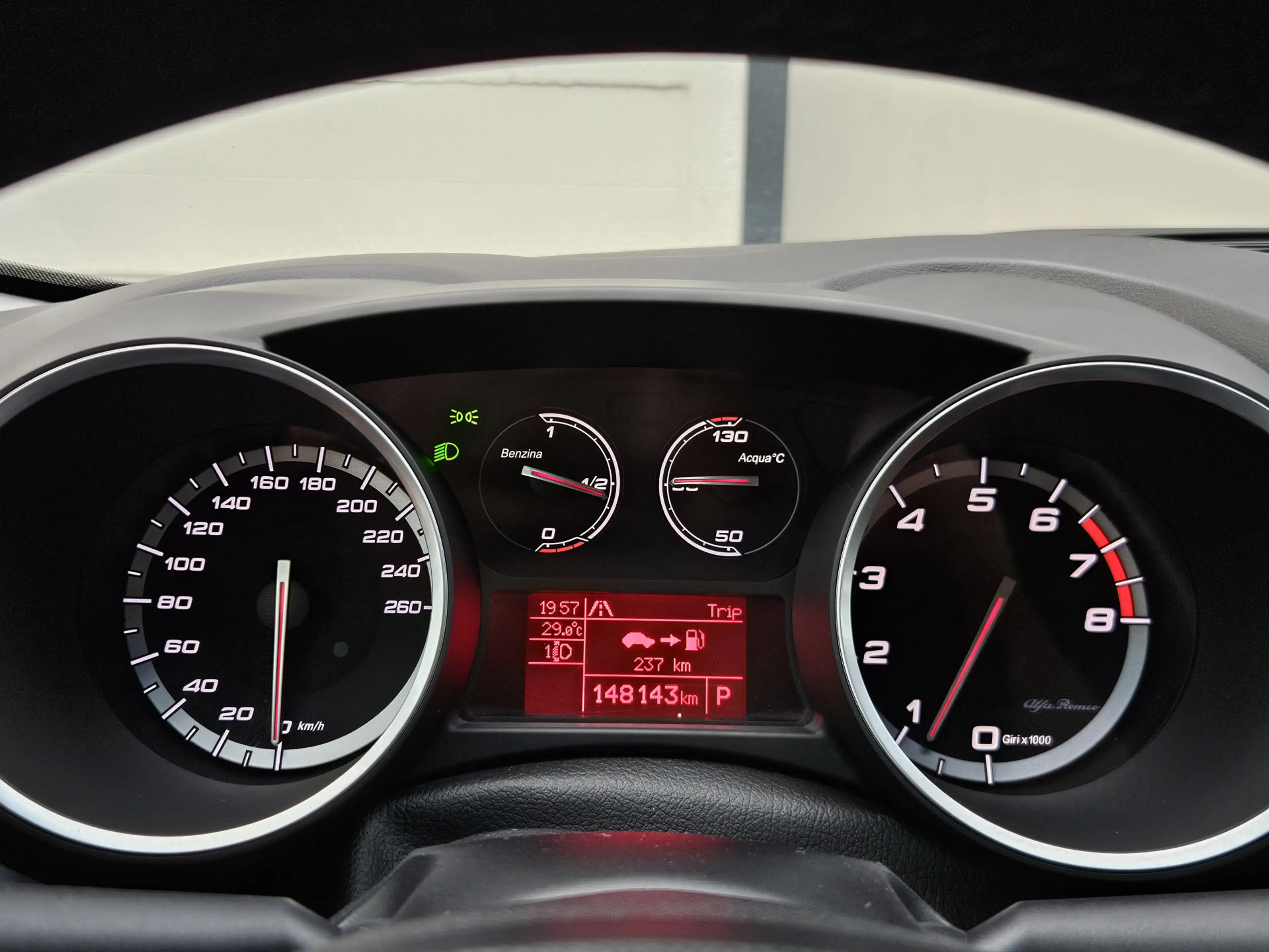 Alfa Romeo Giulietta 1.4 T Distinctive / Automaat / Leer / PDC! — photo 24
