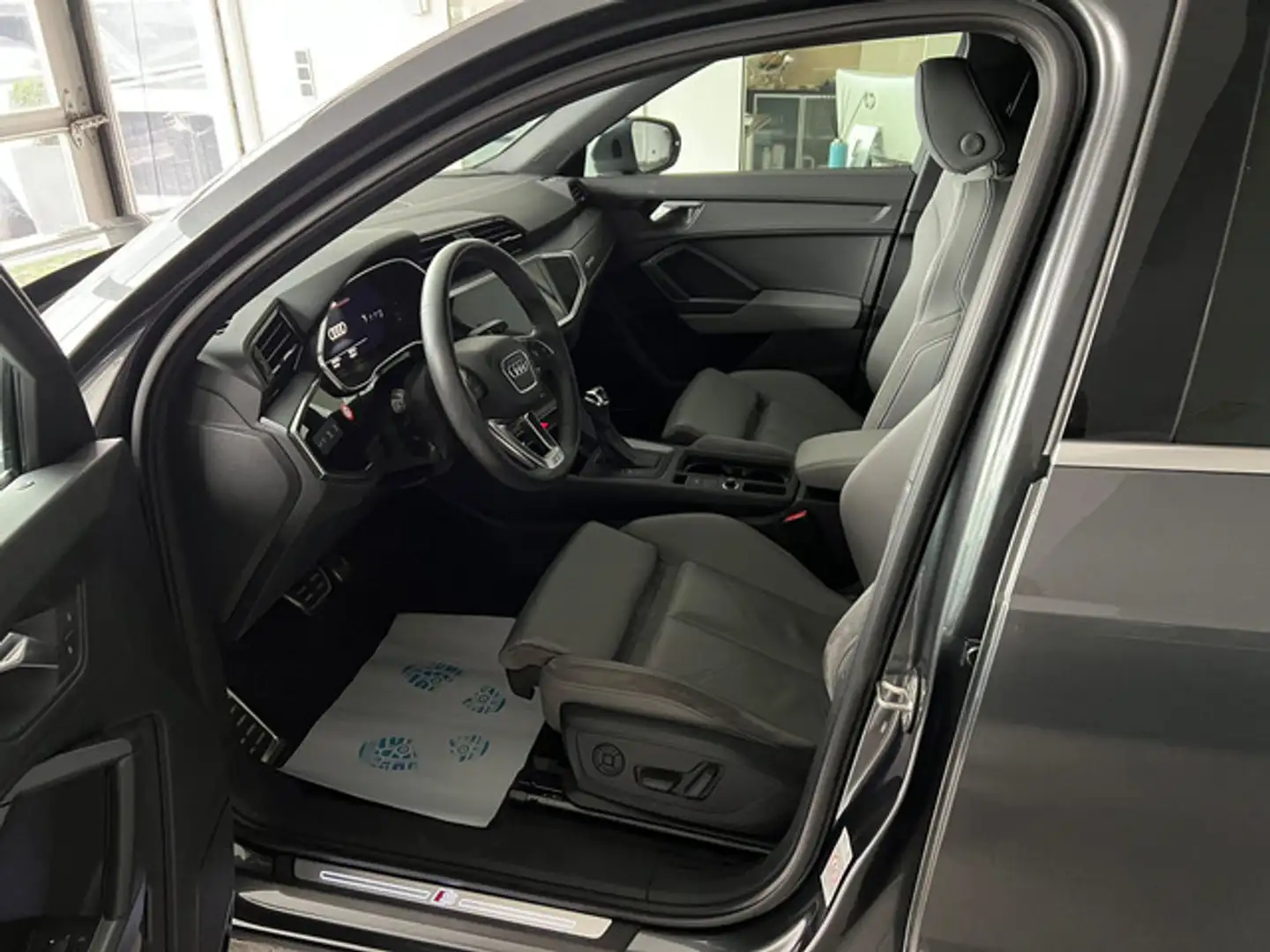Audi Q3 40 TFSI AUTOM NAVI PDC S-LINE KLIMA Quattro Gris - 2