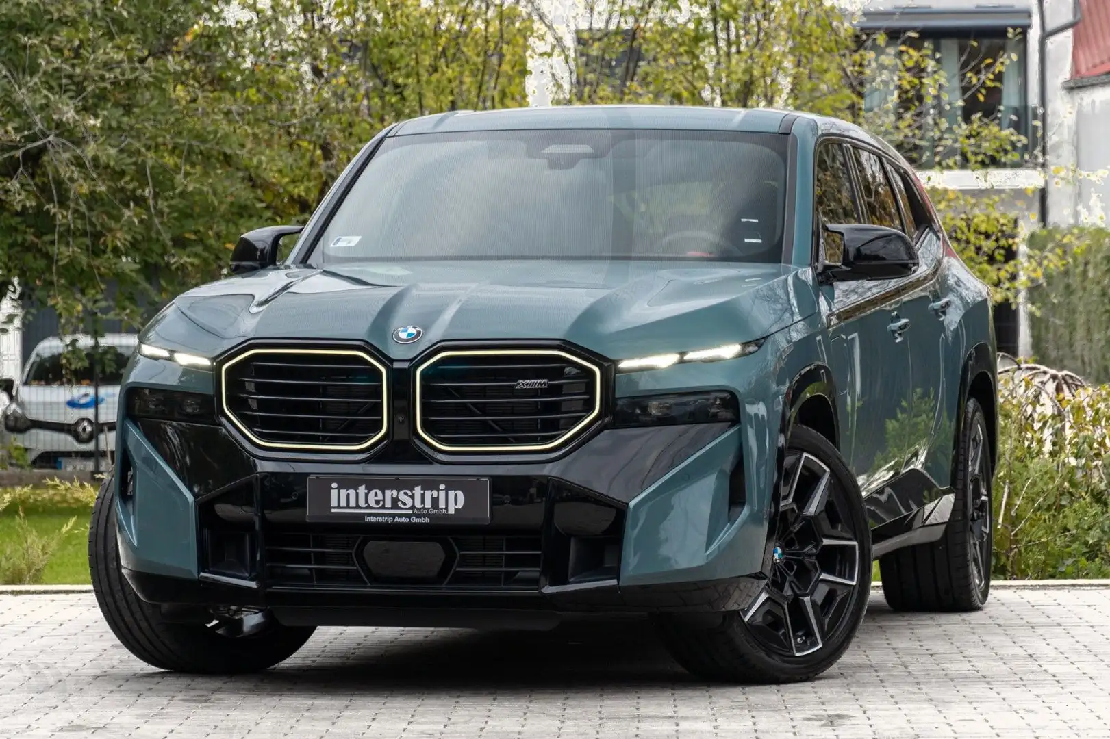 BMW XM 50e DR.ASS.PRO.MASSAGE.SOFTCL.H/K.AHK.5/100 Grün - 1