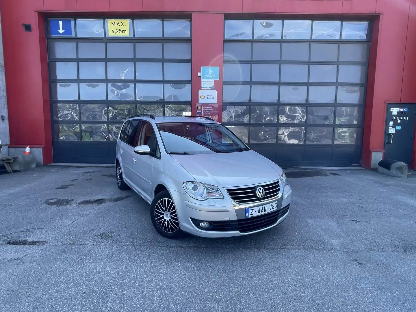 Volkswagen Touran 1.4 TSI Highline Plateado - 2