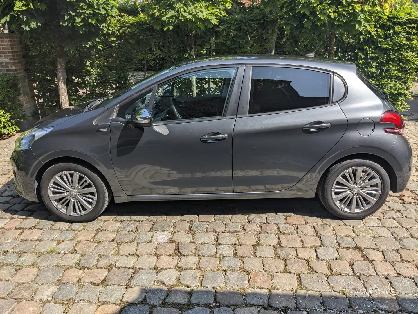 Peugeot 208 208 PureTech 82Style Grijs - 2