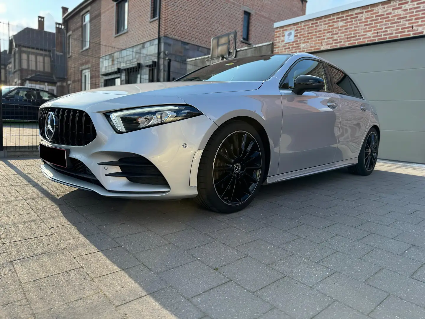 Mercedes-Benz A 220 A 220 7G-DCT AMG Line Argent - 1