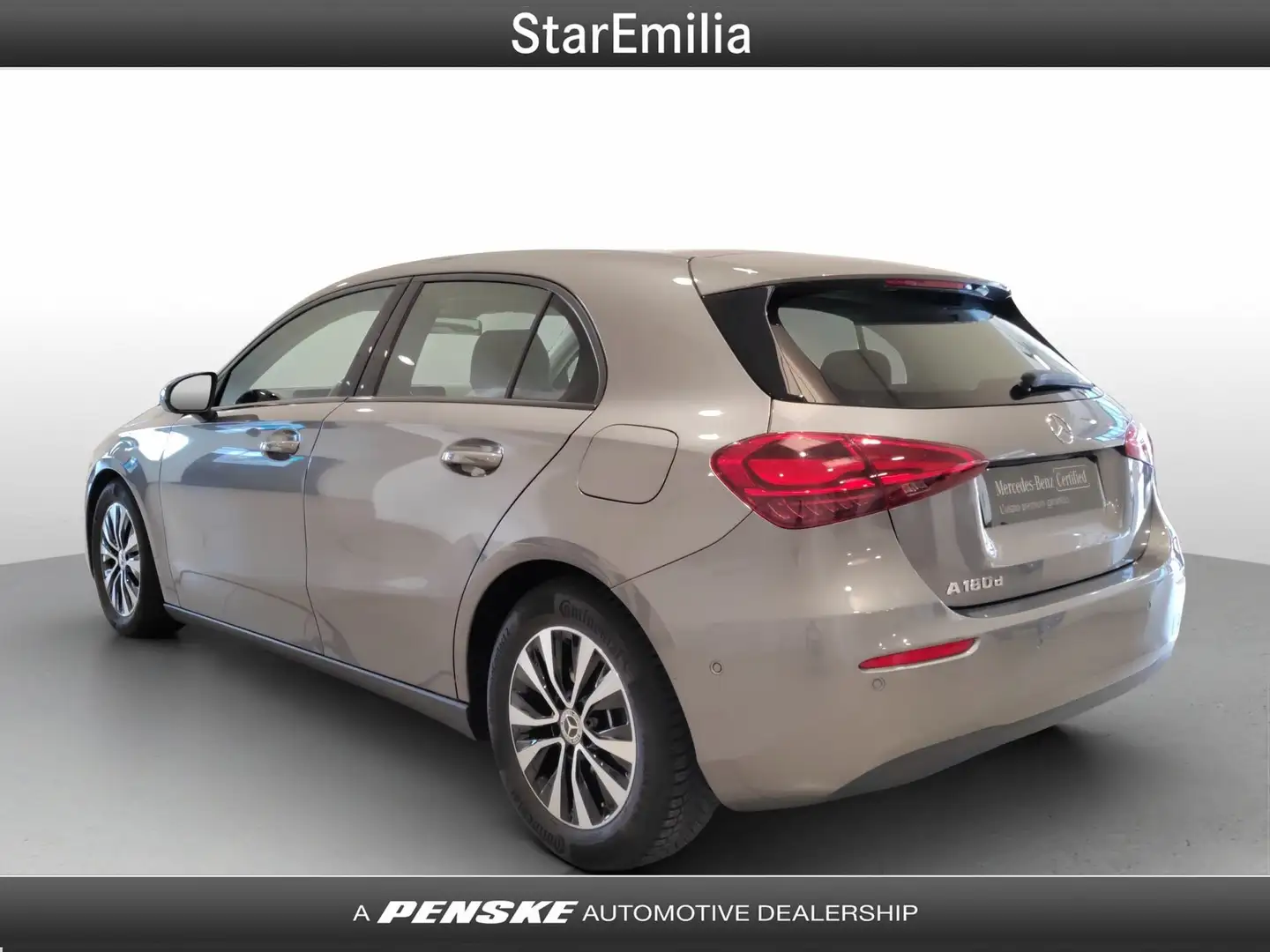 Mercedes-Benz A 180 A 180 d Automatic Business Schwarz - 2