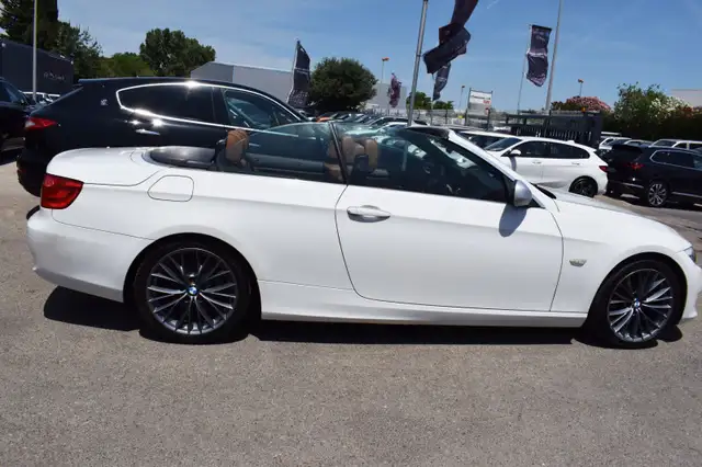 BMW 3 Series view 20