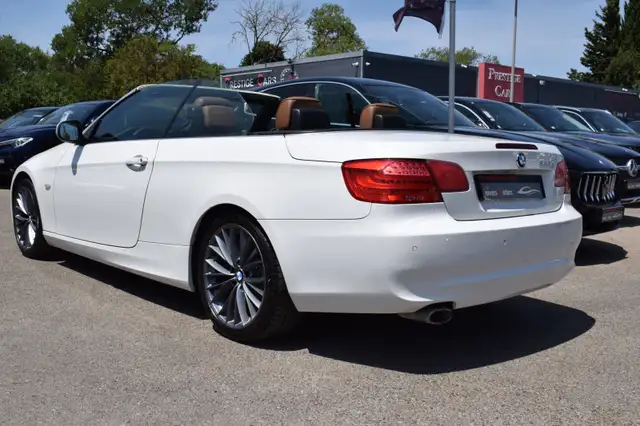 BMW 3 Series view 3