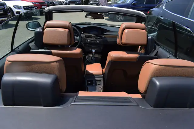 BMW 3 Series view 15