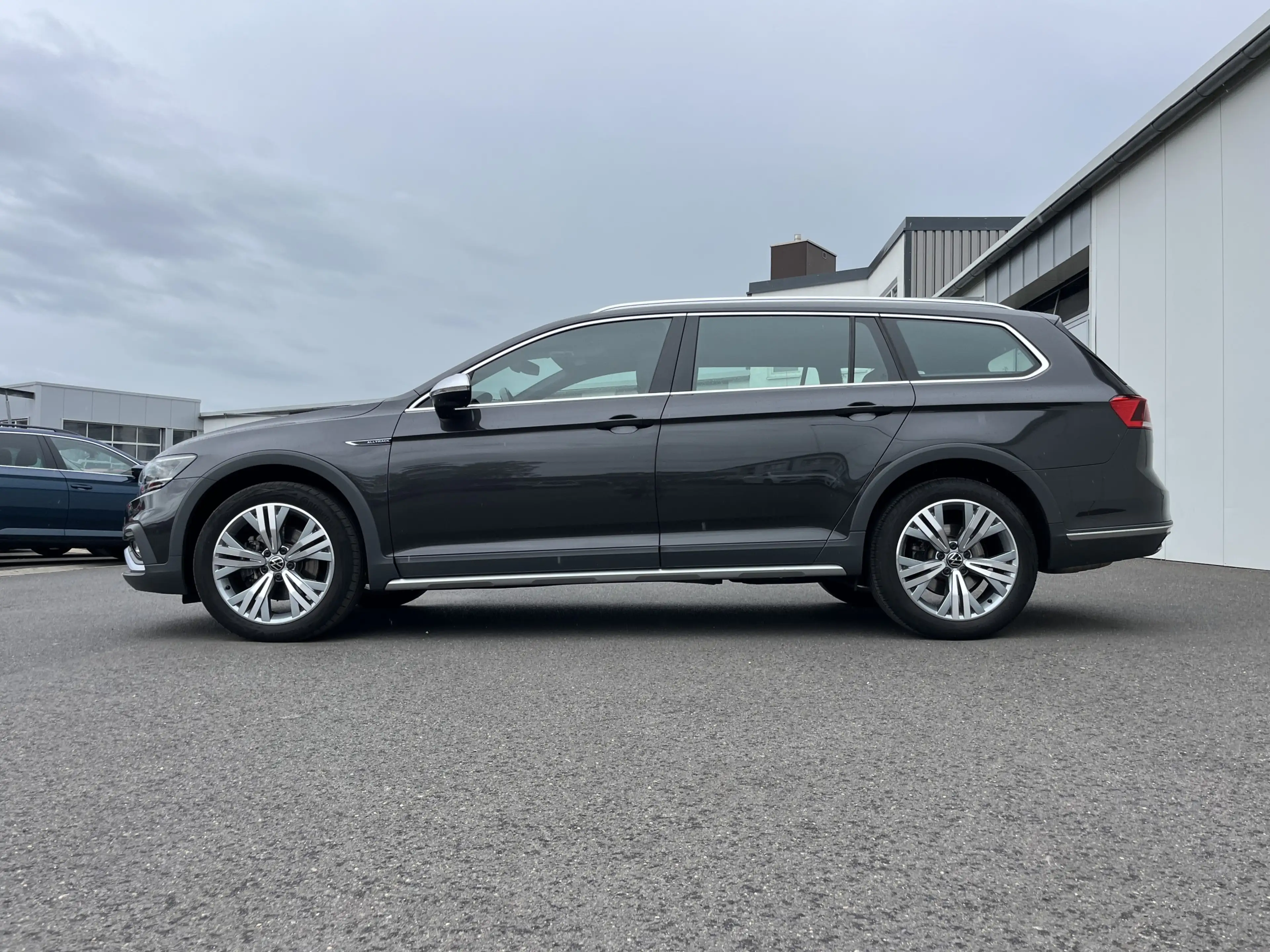 Volkswagen Passat Alltrack 2.0 TDI DSG 4Mo 1,99% Fin. Navi TravelAssist SHZ R — photo 2