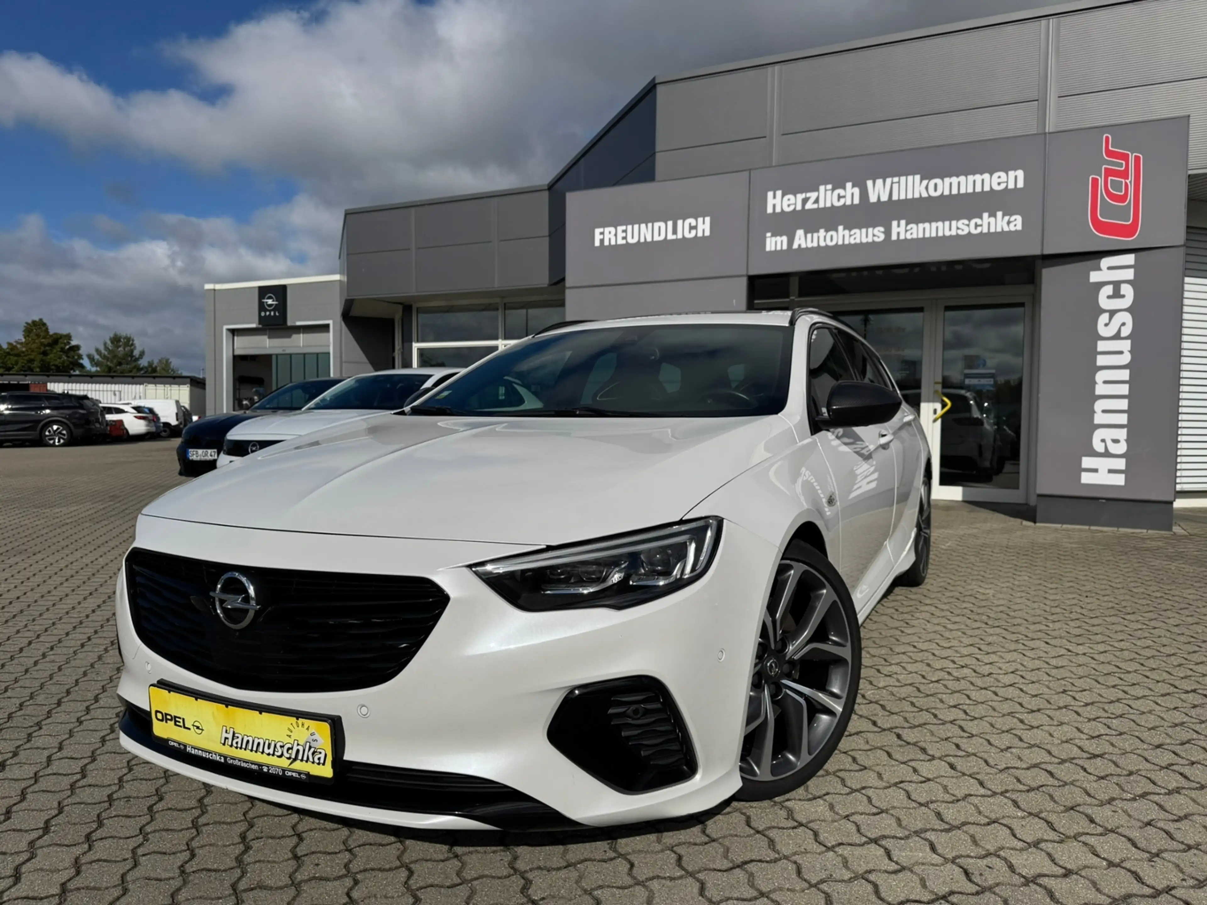 Opel Insignia B Sports Tourer GSi 4x4 — photo 2