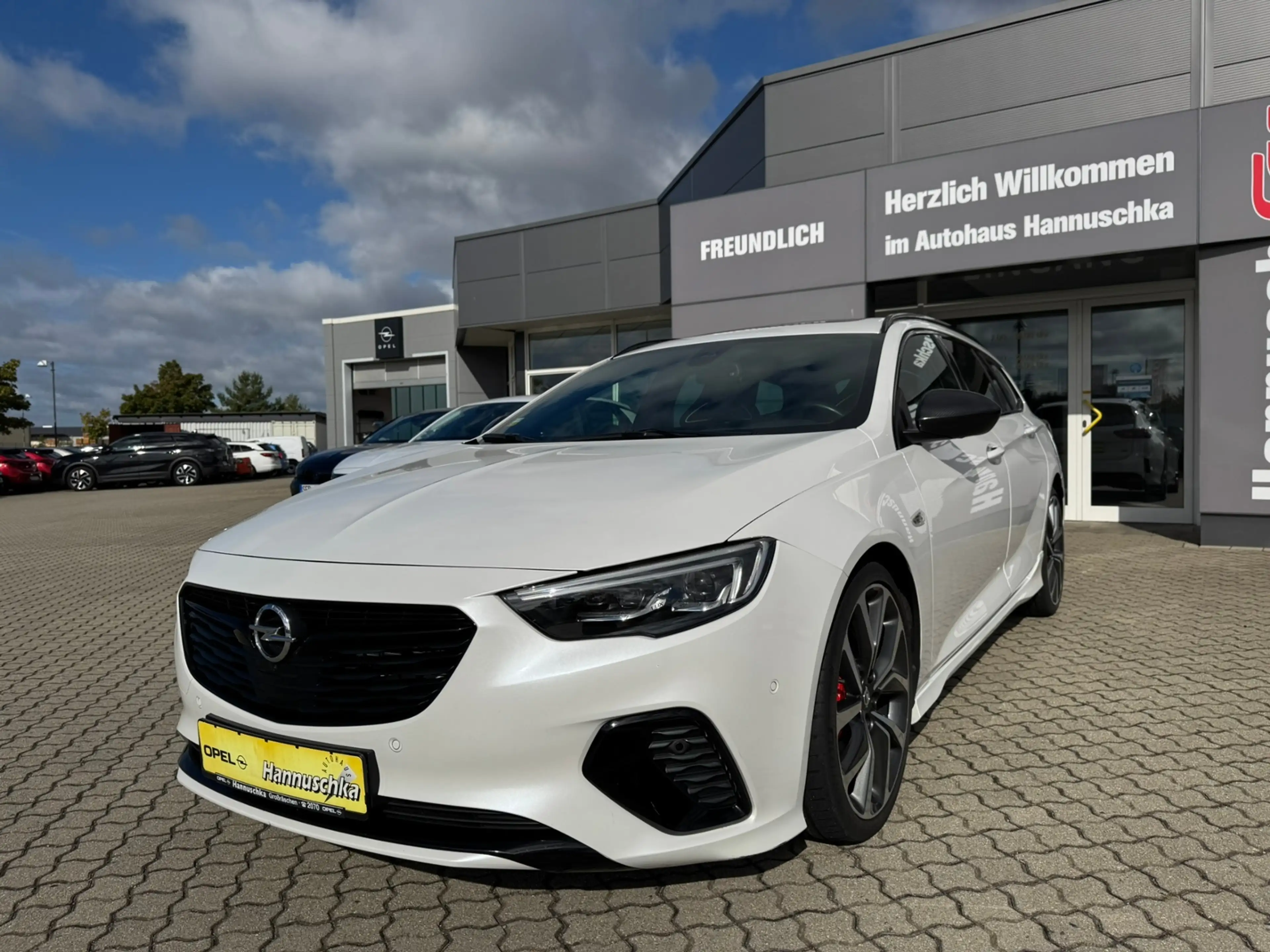 Opel Insignia B Sports Tourer GSi 4x4 — photo 3