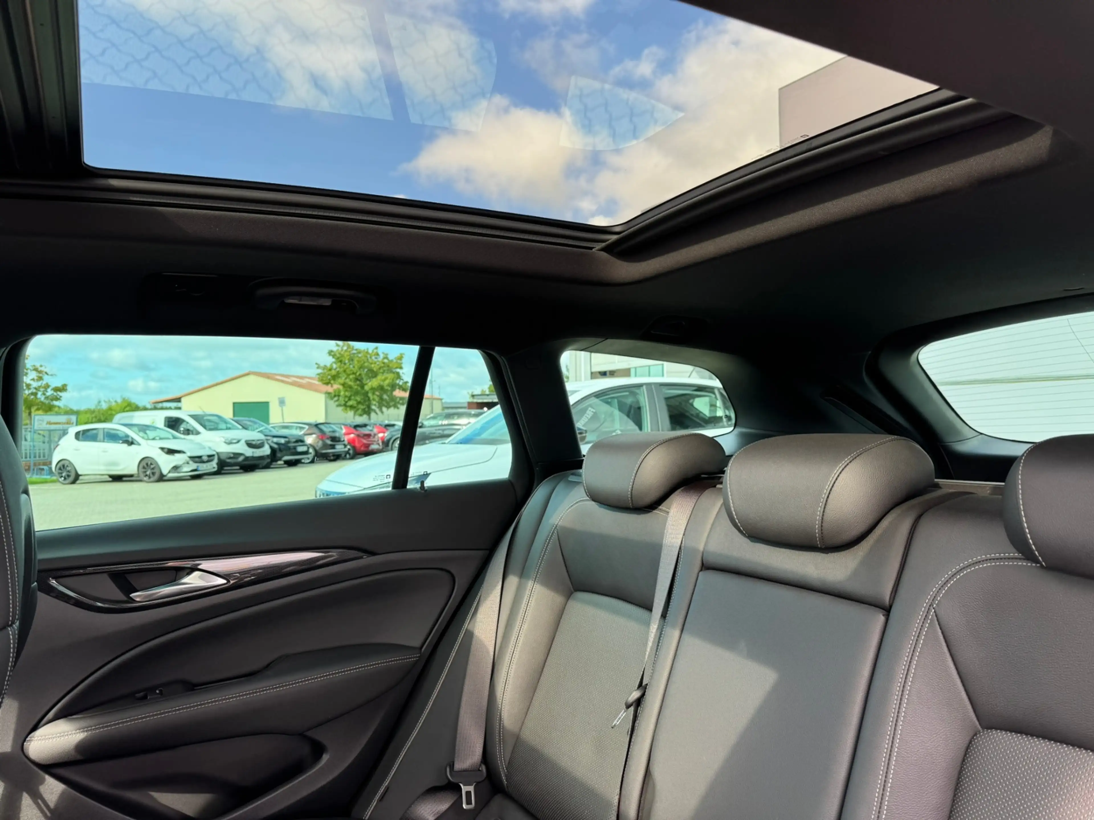 Opel Insignia B Sports Tourer GSi 4x4 — photo 17