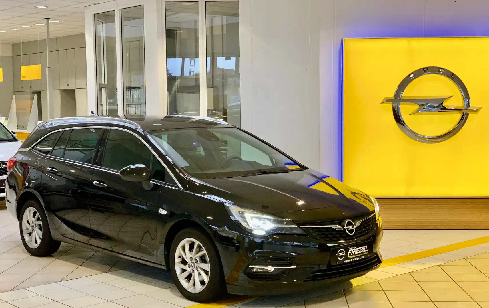 Opel Astra Business Eleg/AT/LED/Navi/Sitzh/Klimaaut/Kam/2xAGR Noir - 1