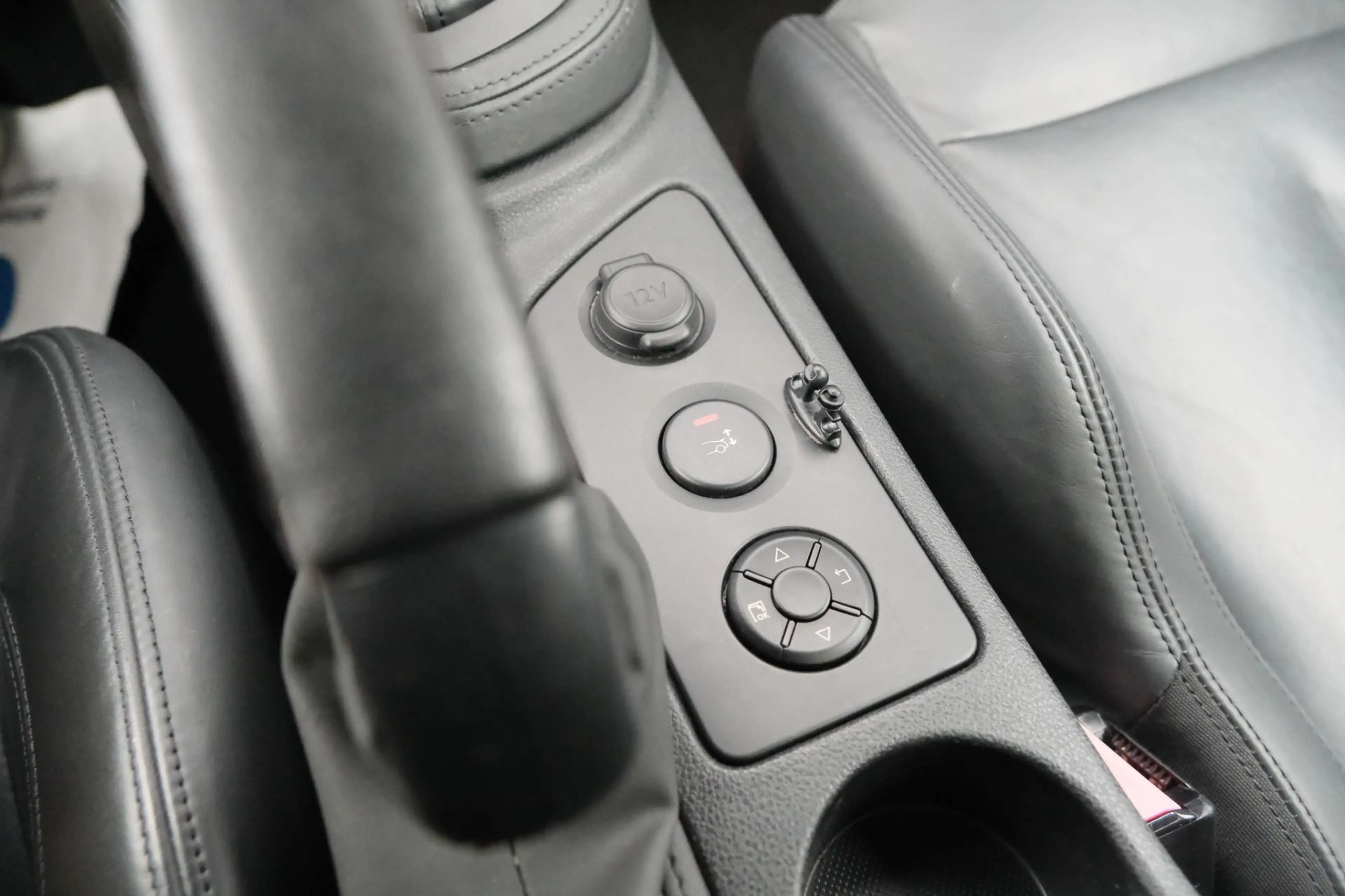 Peugeot RCZ 1.6 THP — photo 12