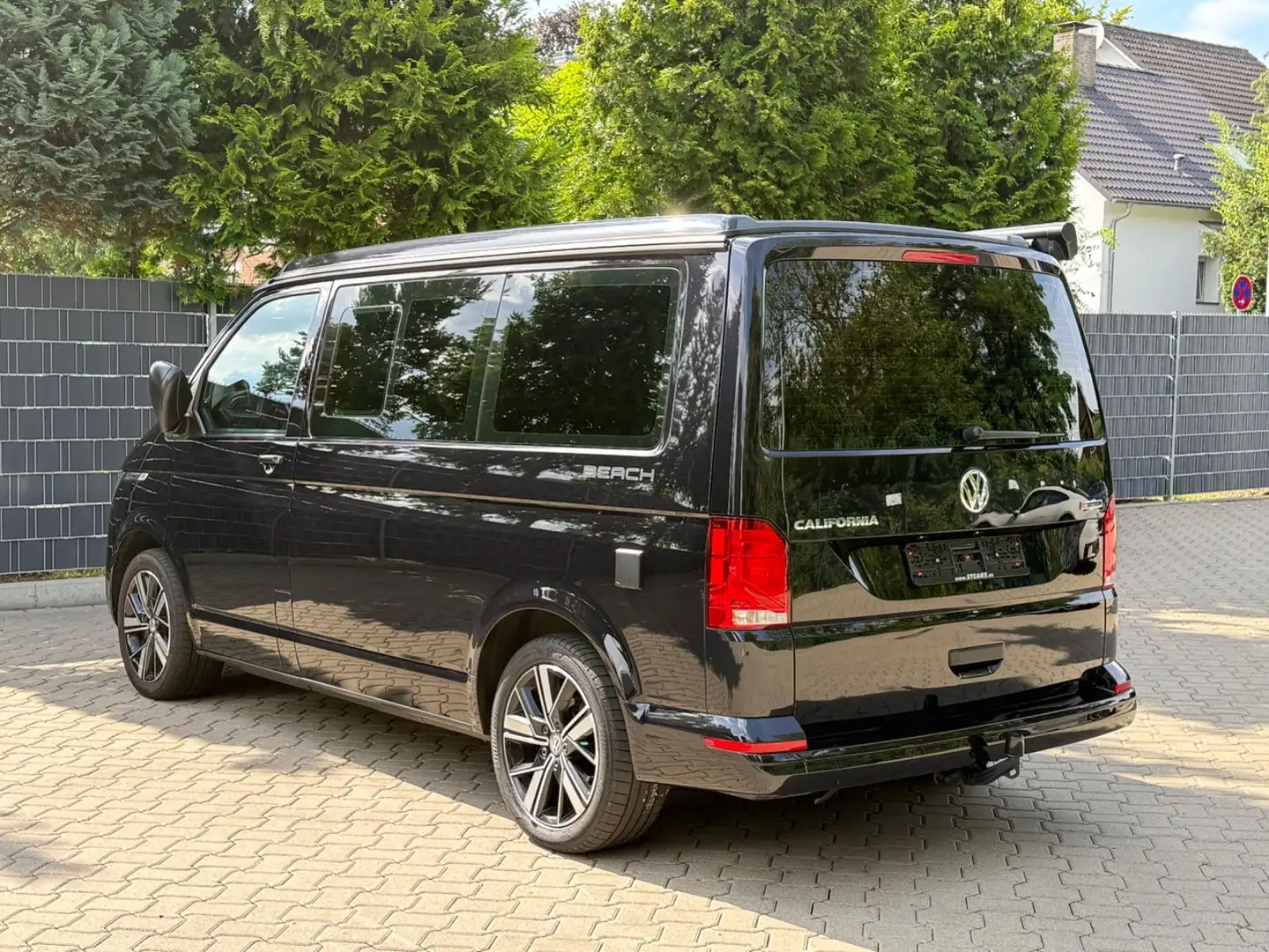 Volkswagen T6 California T6.1 California Beach Tour 2.0 TDI DSG 4Motion Zwart - 2