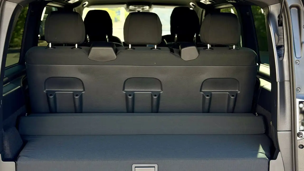 Mercedes-Benz V-Class 2026 — фото 9