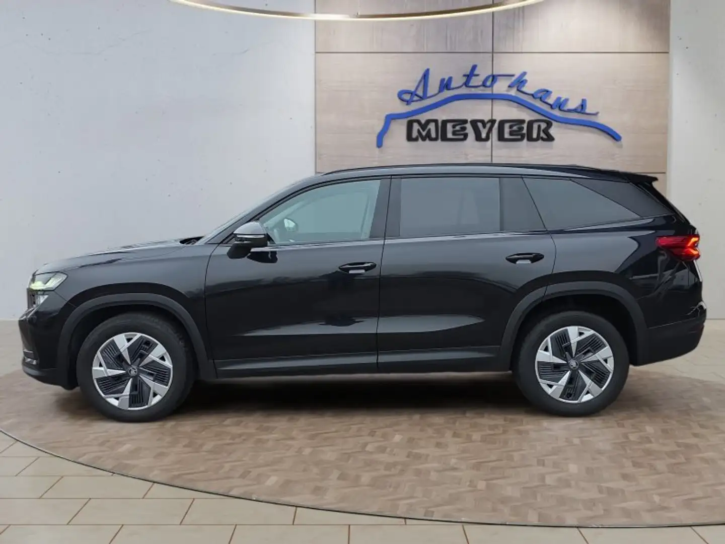 Skoda Kodiaq 2,0TDI DSG 7-Sitzer/Navi/Kamera/ACC/Kessy   ** Schwarz - 2