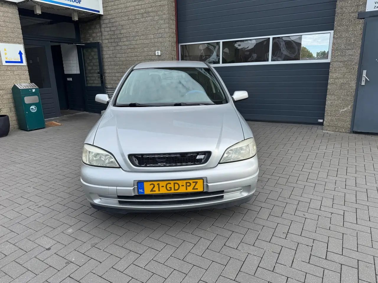 Opel Astra 2.0-16V Diamond, foto 2