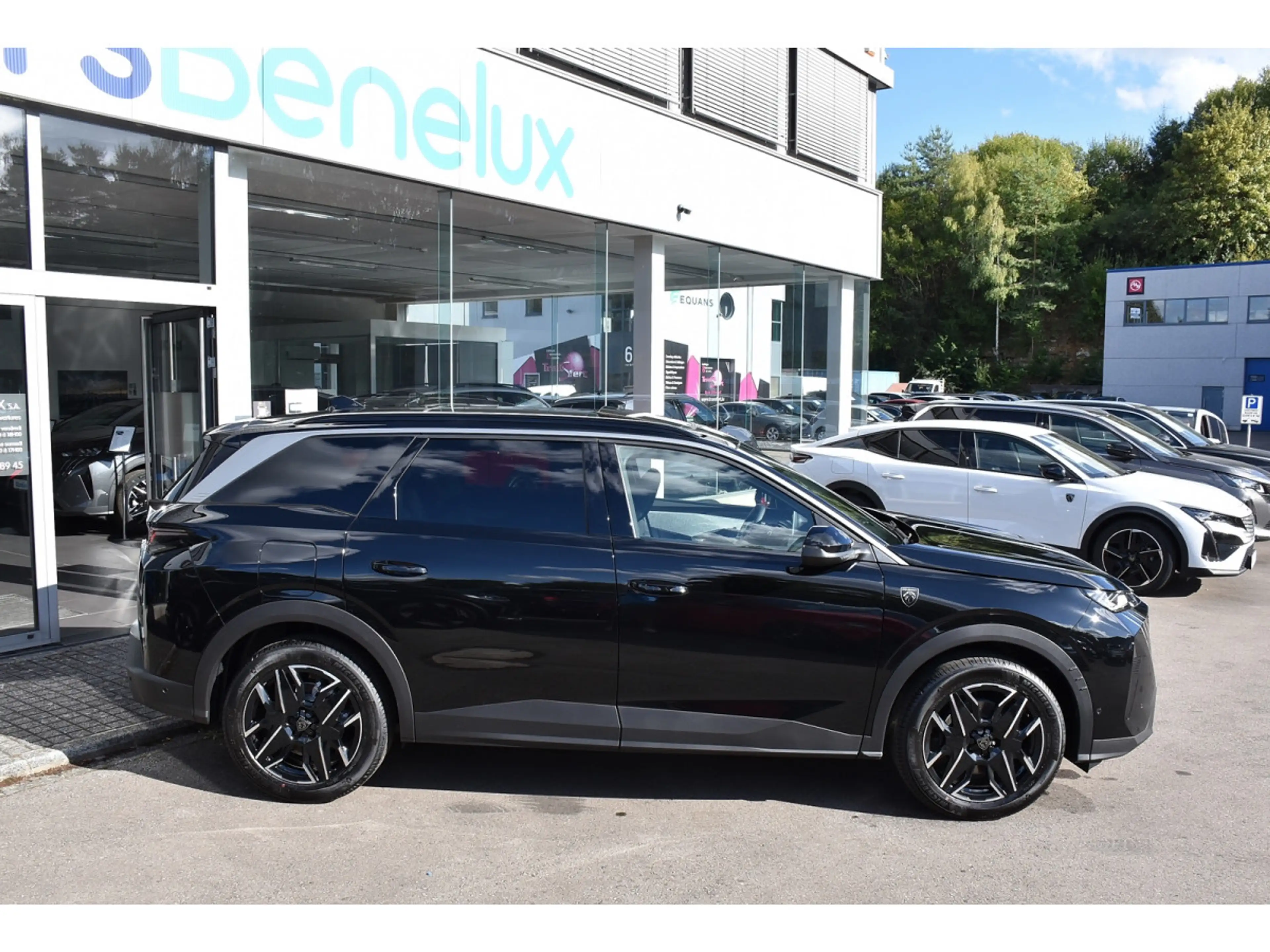 Peugeot 5008 Hybrid 145 GT Exclusive e-DCS6 PANO ACC CAM360 NEU — photo 3