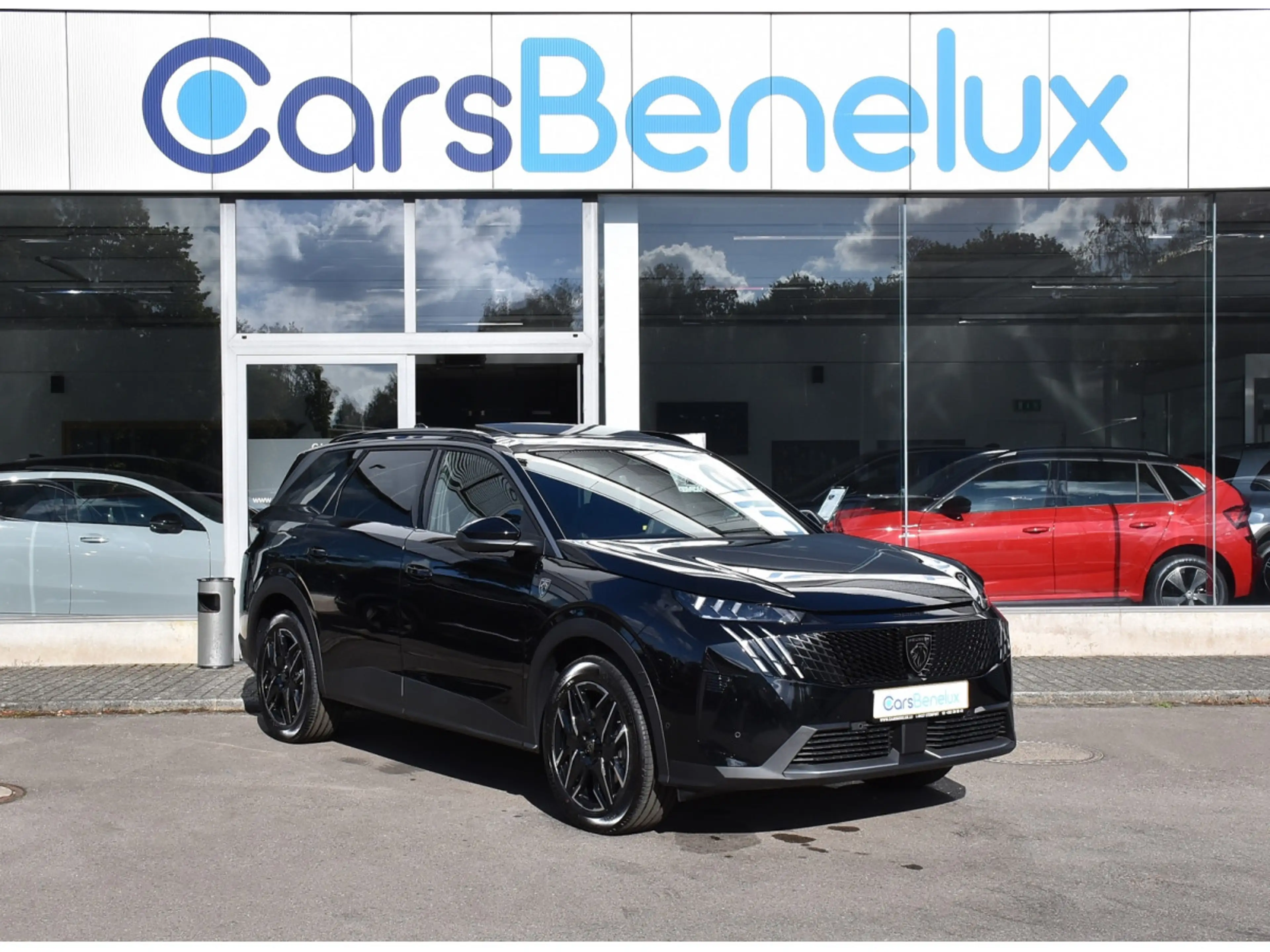 Peugeot 5008 Hybrid 145 GT Exclusive e-DCS6 PANO ACC CAM360 NEU