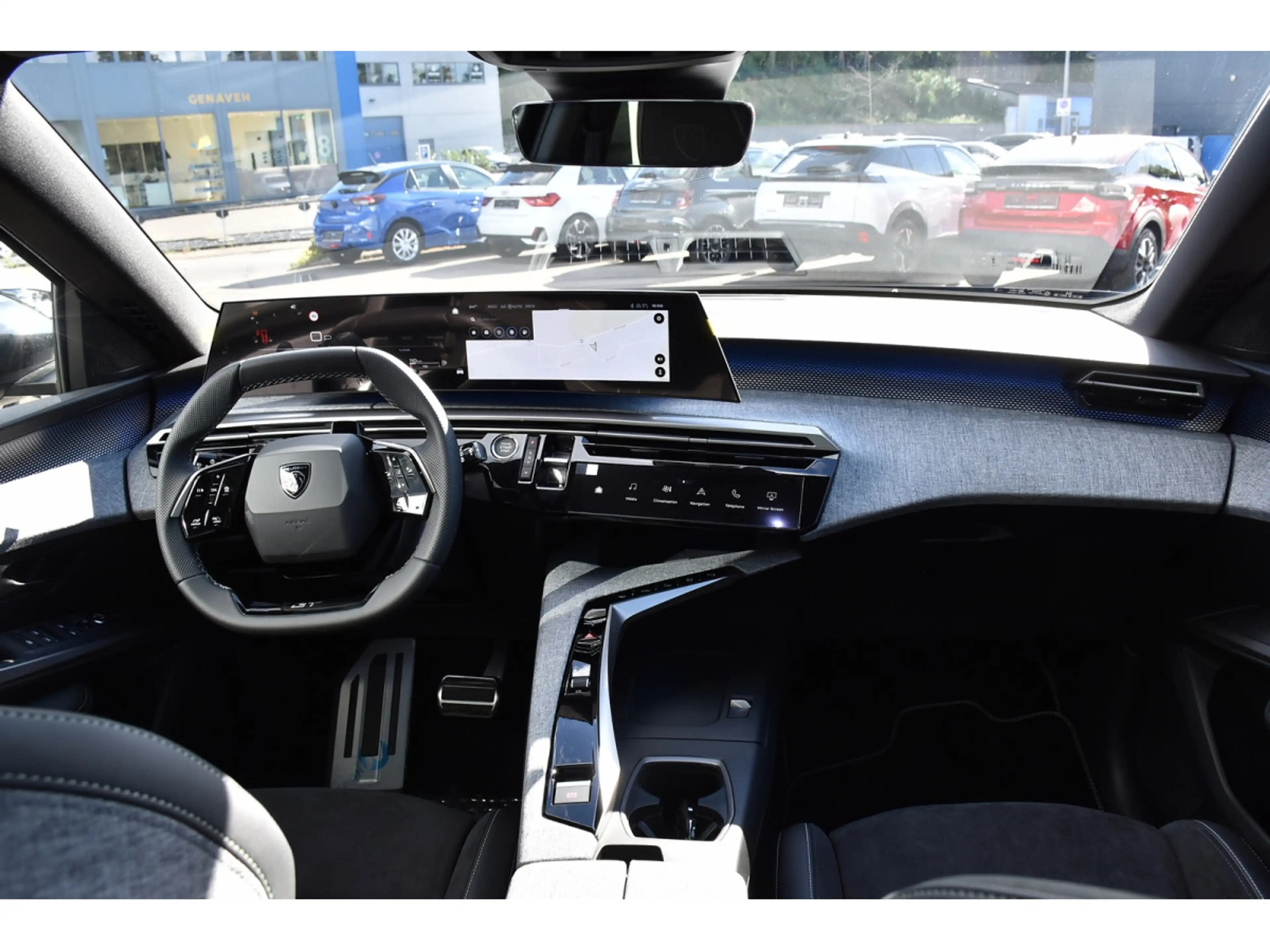 Peugeot 5008 Hybrid 145 GT Exclusive e-DCS6 PANO ACC CAM360 NEU — photo 10
