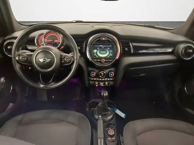 Mini Hatch view 12