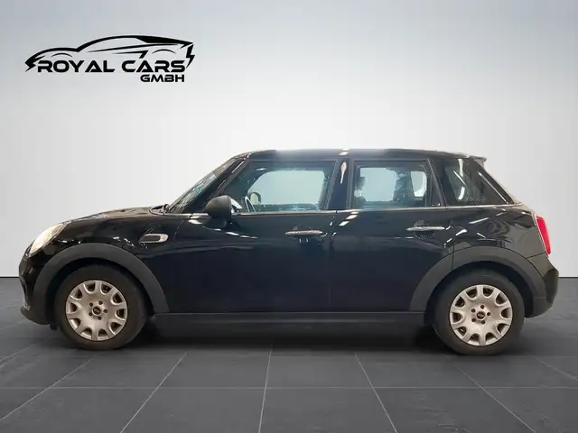 Mini Hatch view 4