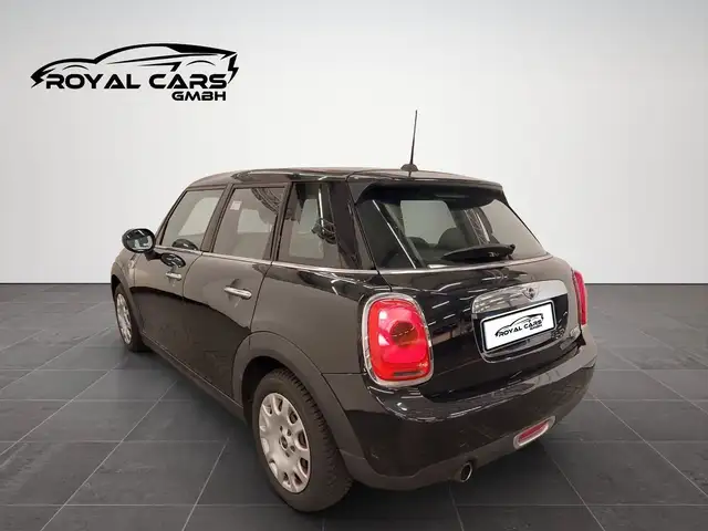 Mini Hatch view 7