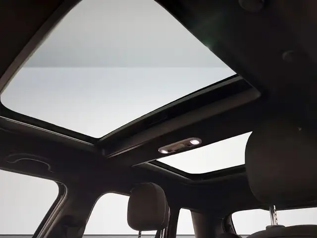 Mini Hatch view 10