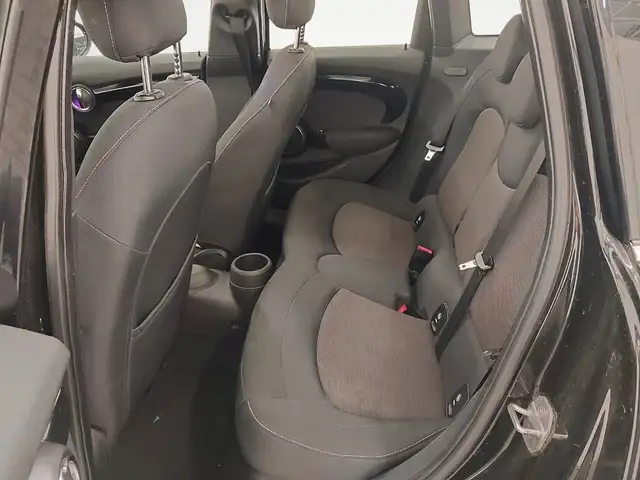 Mini Hatch view 13