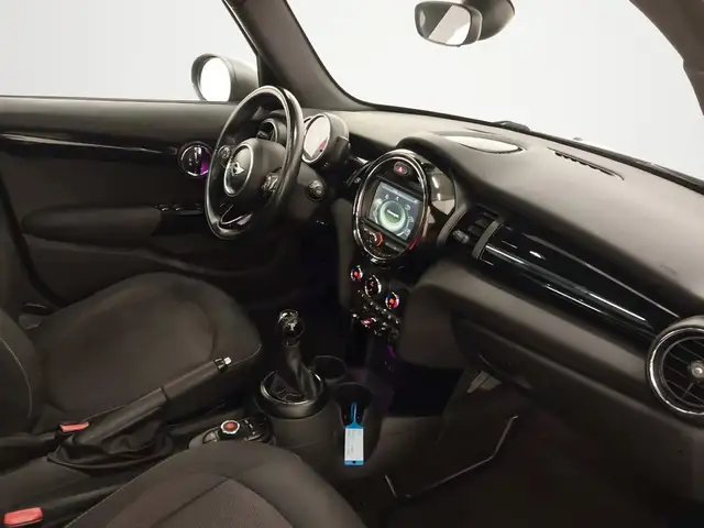 Mini Hatch view 14