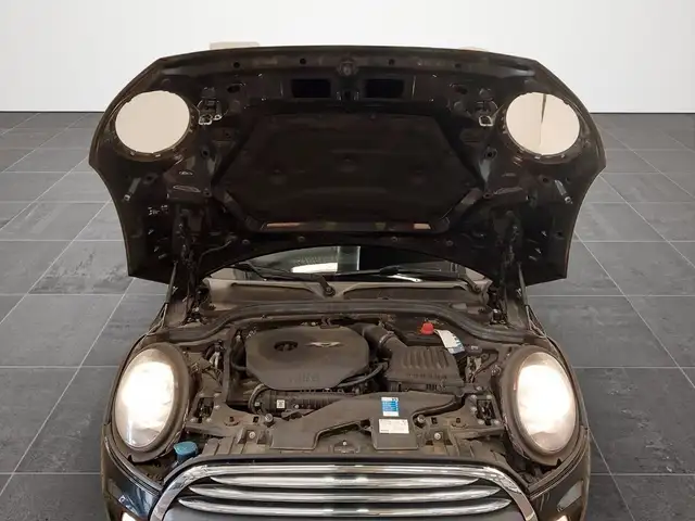 Mini Hatch view 16