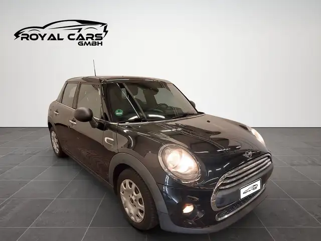 Mini Hatch view 3