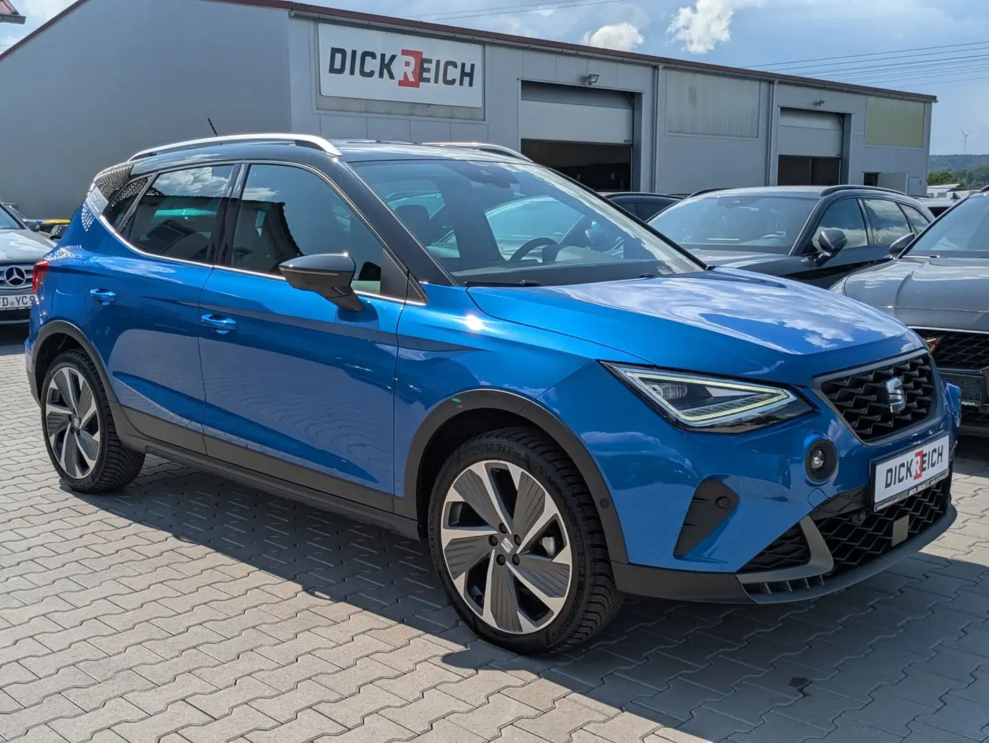 SEAT Arona 1.0 TSI FR DSG AHK*ACC*LED*APP*DAB*KAMERA Blau - 1