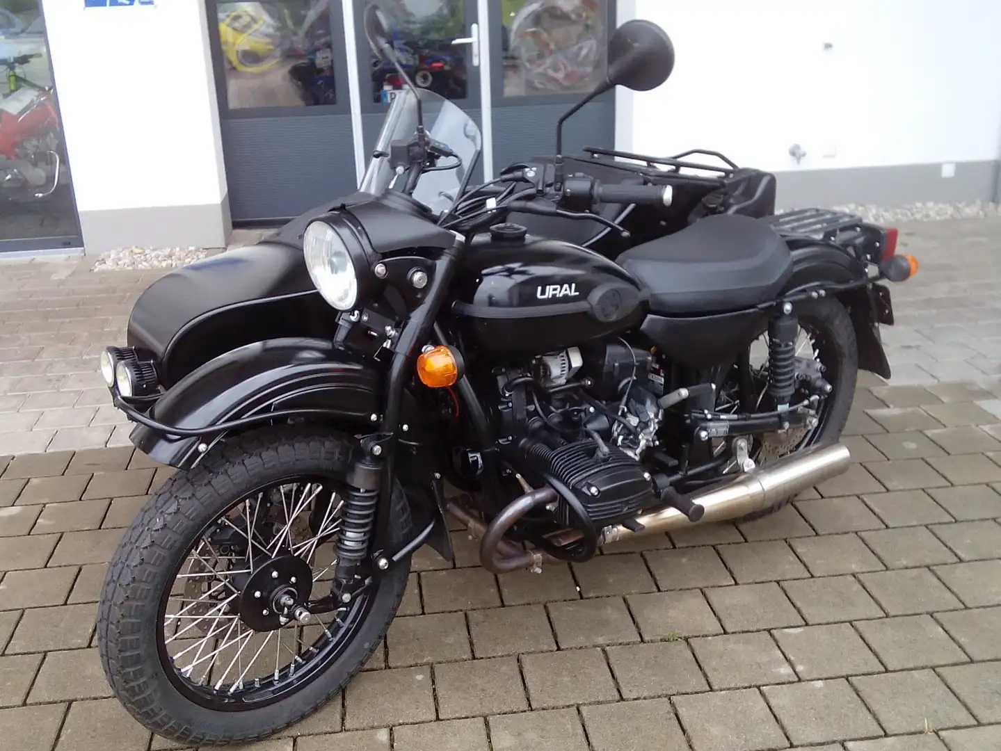 Ural T TWD Beiwagengespann 2WD Schwarz - 2