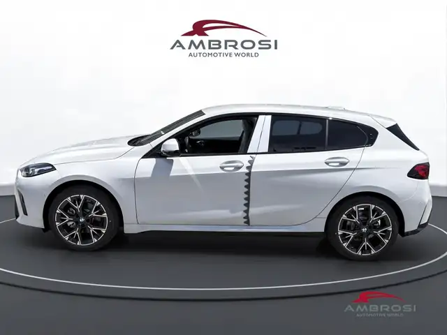 BMW 1 Series view 6