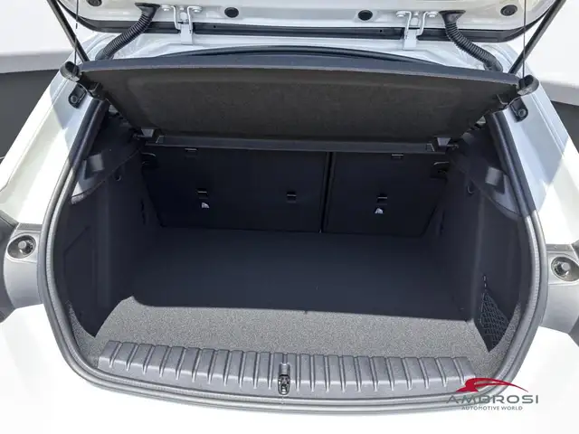 BMW 1 Series view 9