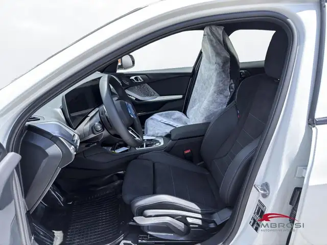 BMW 1 Series view 10