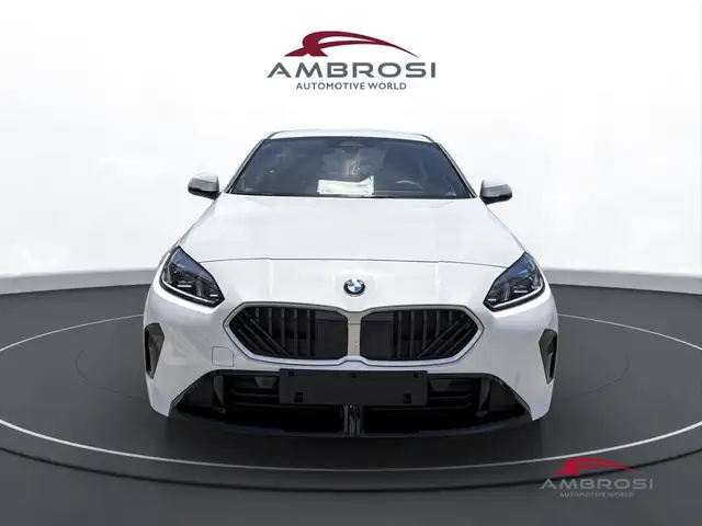 BMW 1 Series view 7